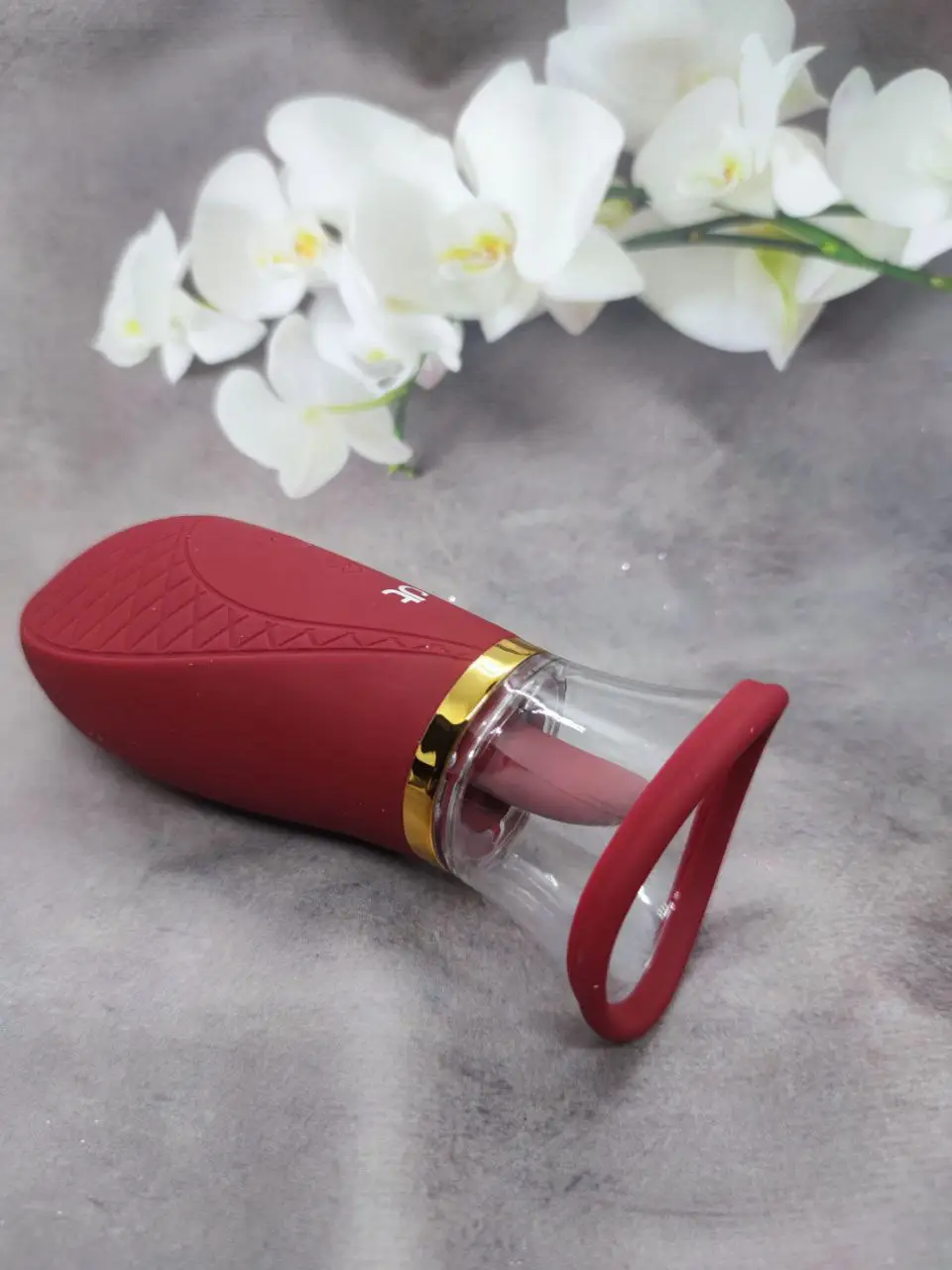 vsasyvaushchyi-stymuliator-s-podvyzhnym-yazychkom-dream-toys-romance-roxy-73595353318741